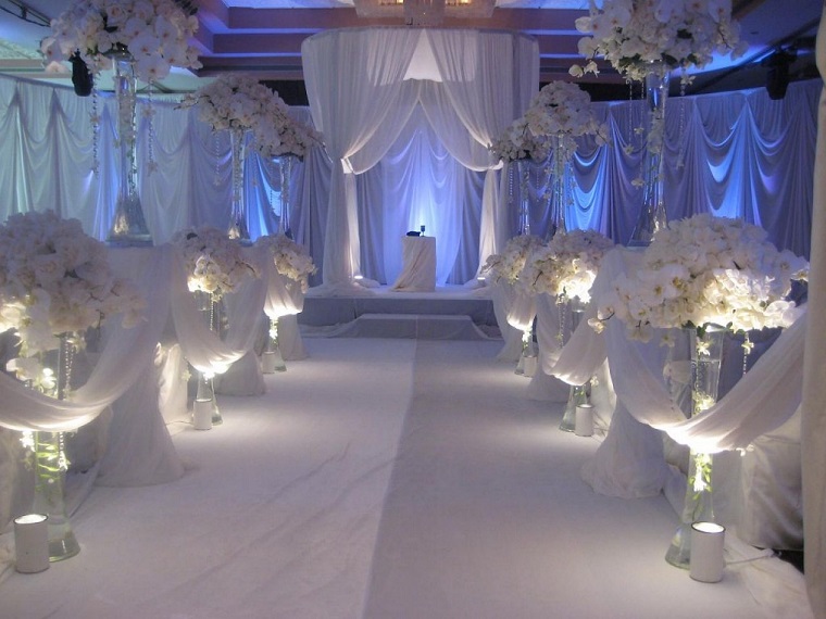nozze decorazioni semplici bianche floreali