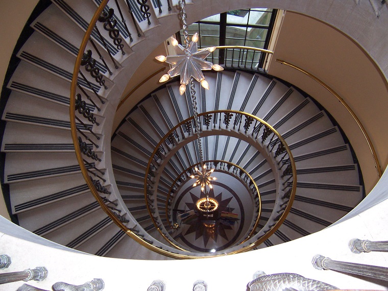 scale moderne eleganti forma spirale