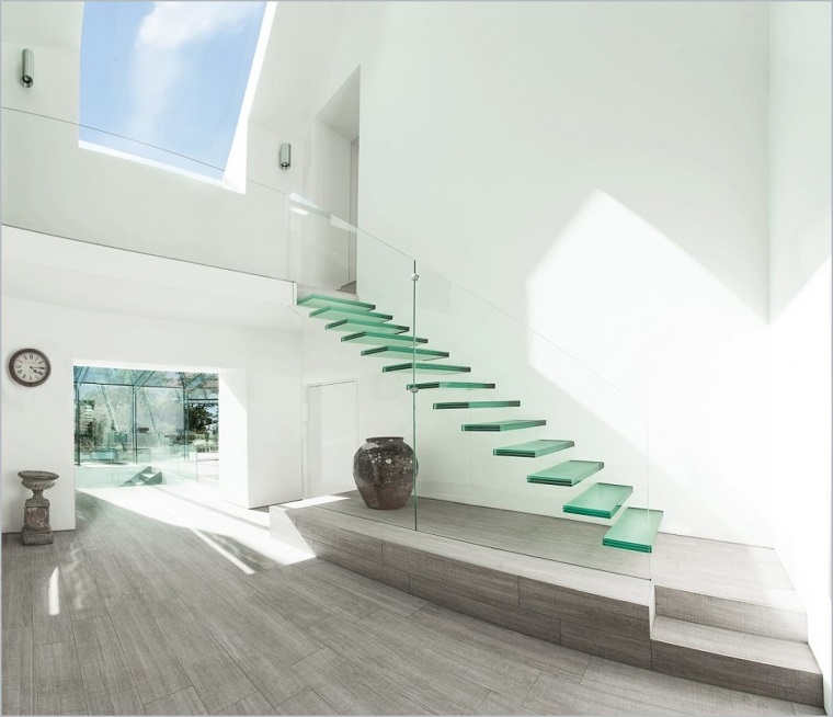 scale moderne per interni gradini vetro sospesi