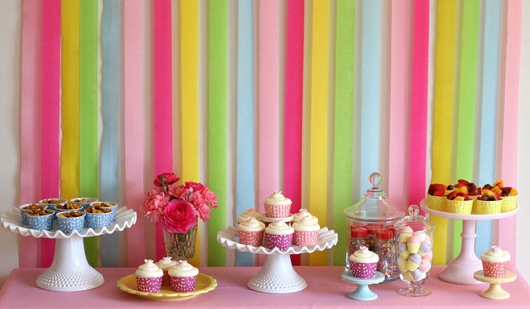 decorazioni compleanno tavola dessert sfondo arcobaleno