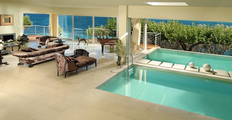 piscina greca interna arredamento moderno