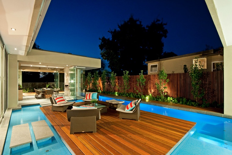 piscina moderna isola set giardino