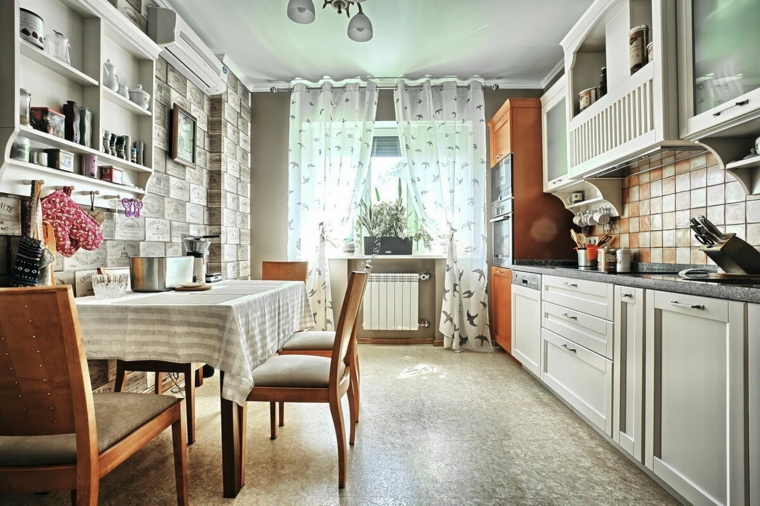 paraschizzi cucina con piastrelle open space con sala da pranzo pavimento in marmo