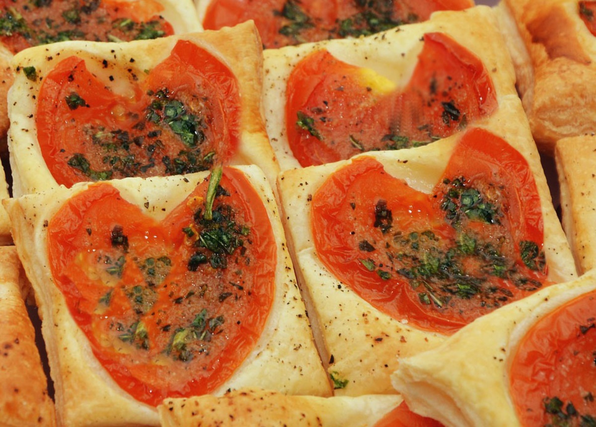 idee apericena per san valentino pizzette con formaggio francese