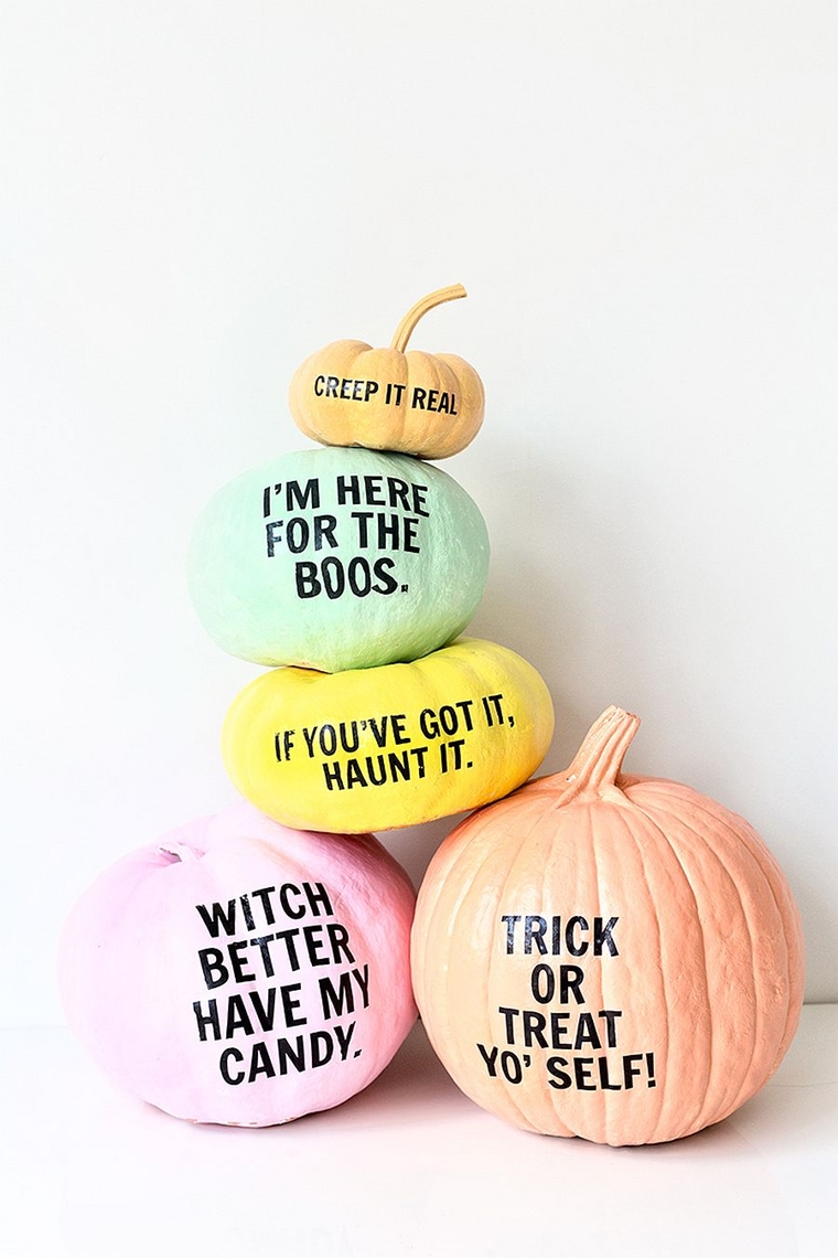addobbi halloween zucca colorata messaggi spaventosi