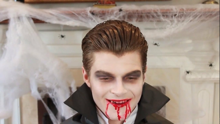 trucco per halloween maschera uomo vampiro sangue bocca