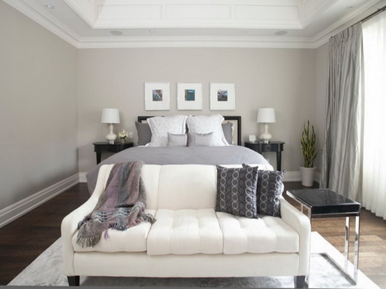 camera da letto grigia divano bianco
