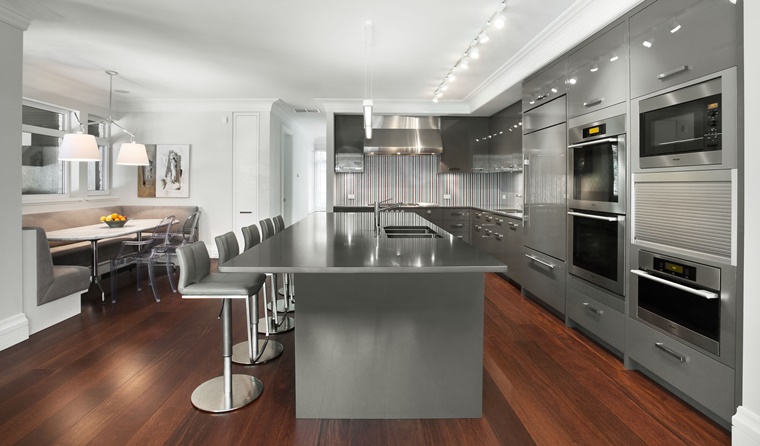 cucina moderna colore grigio isola cetrale
