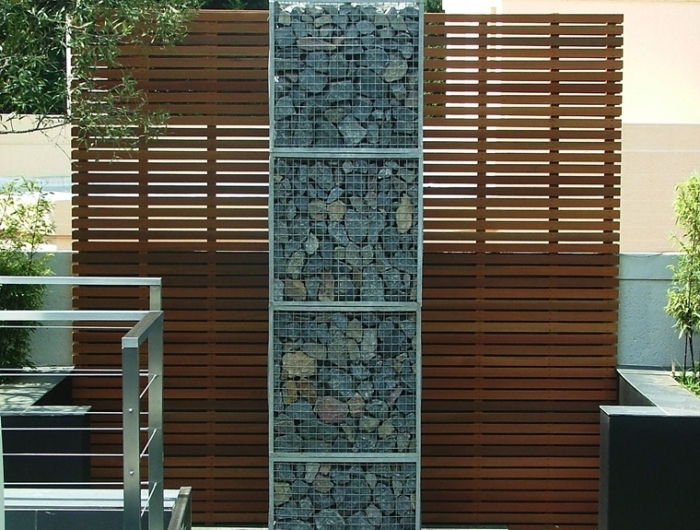 Gabbioni metallici utilizzati come recinzione – tante idee con le pietre