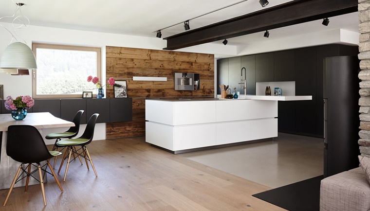 immagini cucine moderne parete legno