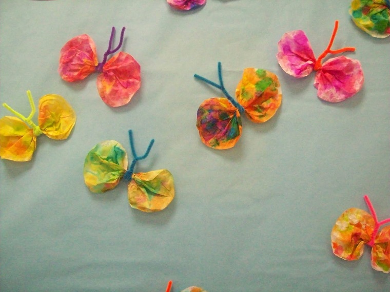 lavoretti creativi primavera farfalle carta crespa