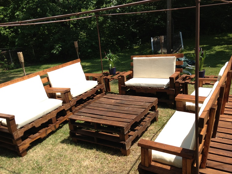 Mobili con pallet, tante soluzioni di riciclo per linterno e l ... Mobili da giardino con pallet