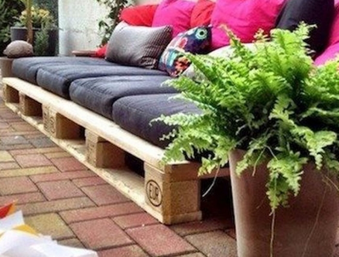 Arredo terrazzo: largo a fantasia e creatività utilizzando i pallet