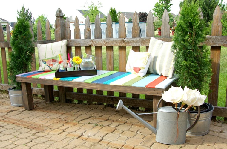 panchina colorata pellet ideale giardino