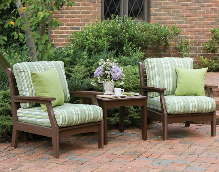 arredo outdoor sedie legno cuscini tonalita verde