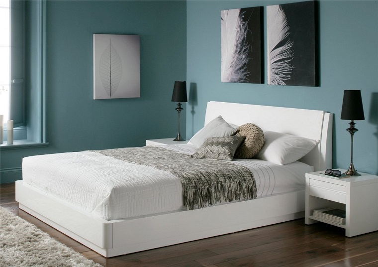 mobili camera da letto bianchi pareti azzurri