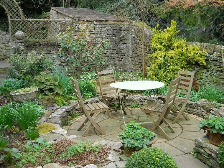 piccoli giardini zona caffe stile rustico