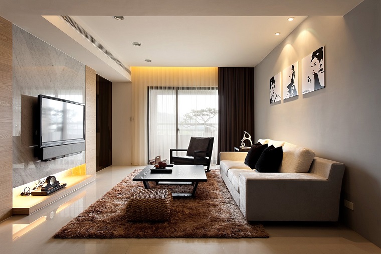 soggiorno moderno divano lineare televisore sospeso