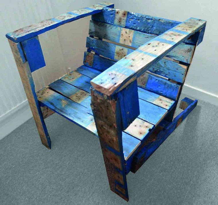 arredare riciclando sedia design legno usato