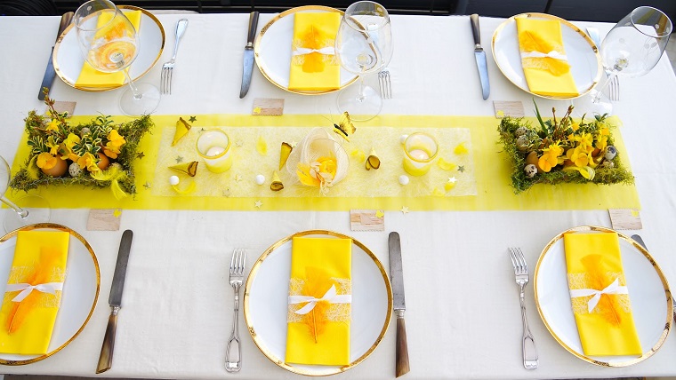 decorazioni di pasqua tavolo accenti giallo
