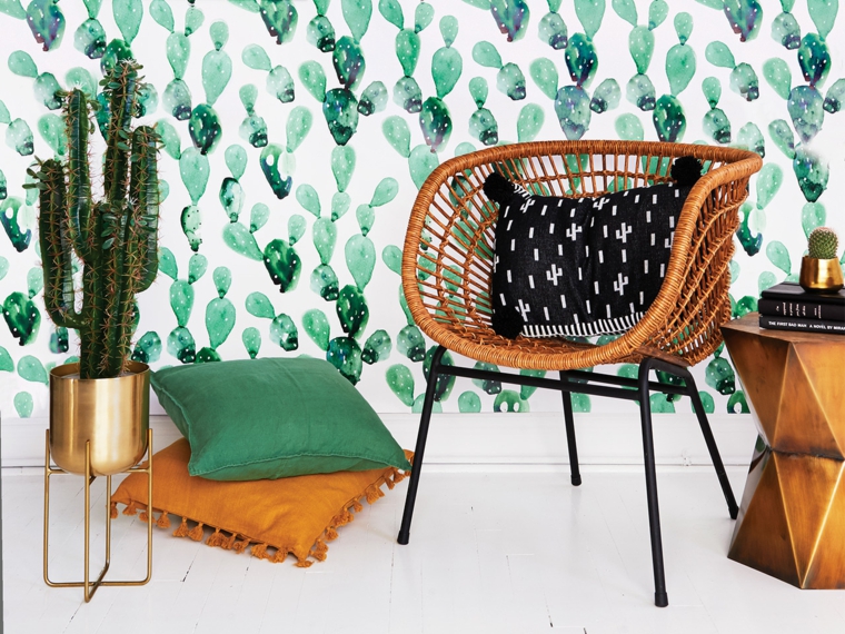 ingresso moderno sedia di ratan con cuscino parete con carta da parati vaso con cactus