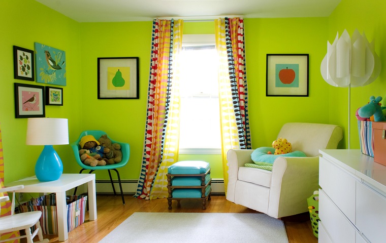 pareti colorate verde acceso soggiorno