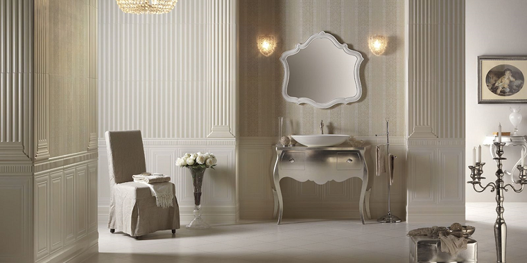 stile provenzale-tavolino-sedia-specchio