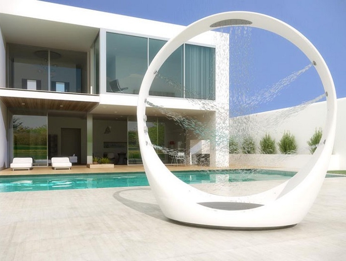 Doccia da giardino: un tocco di classe e modernità al vostro outdoor