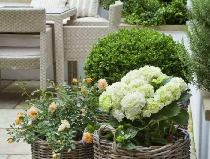 Giardini shabby chic e il fascino irresistibile di questo stile così romantico