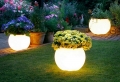 Lanterne da esterno: come illuminare il giardino con originalità
