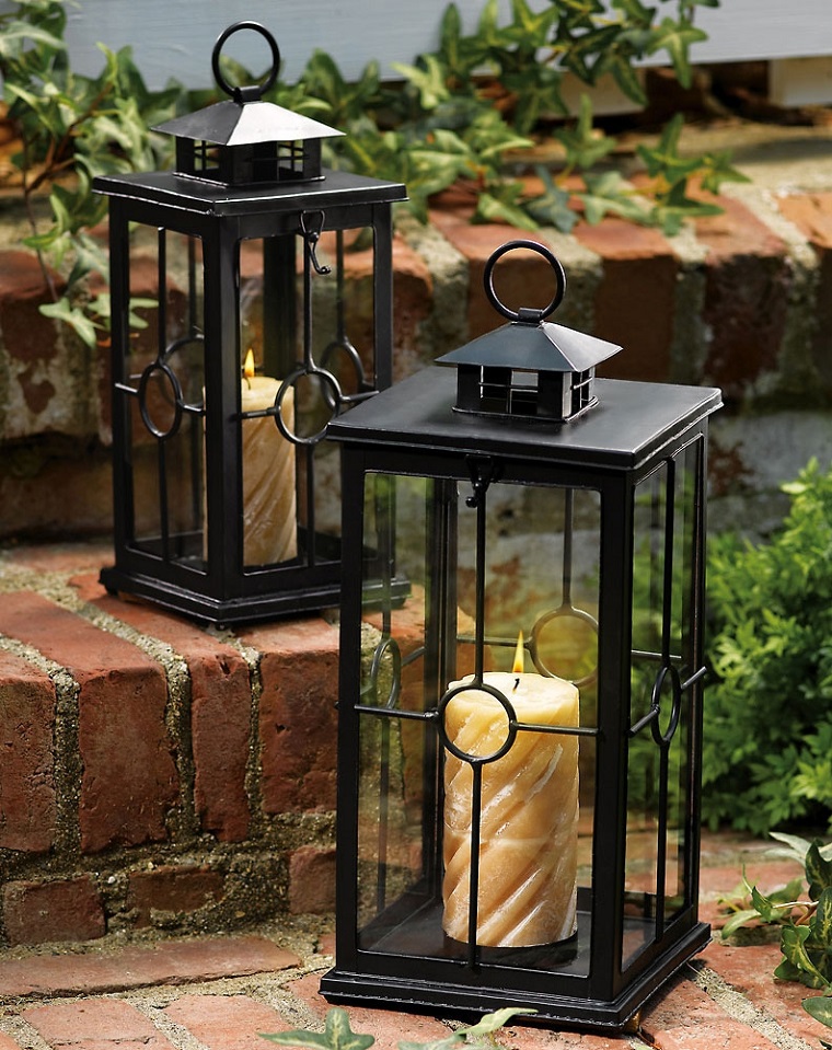 lanterne-per-giardino-struttura-nera-classica