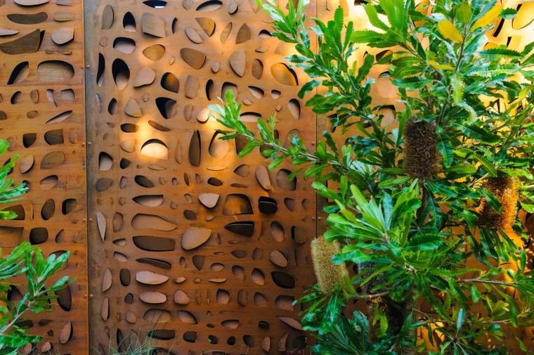 recinzione-giardino-legno-decorato