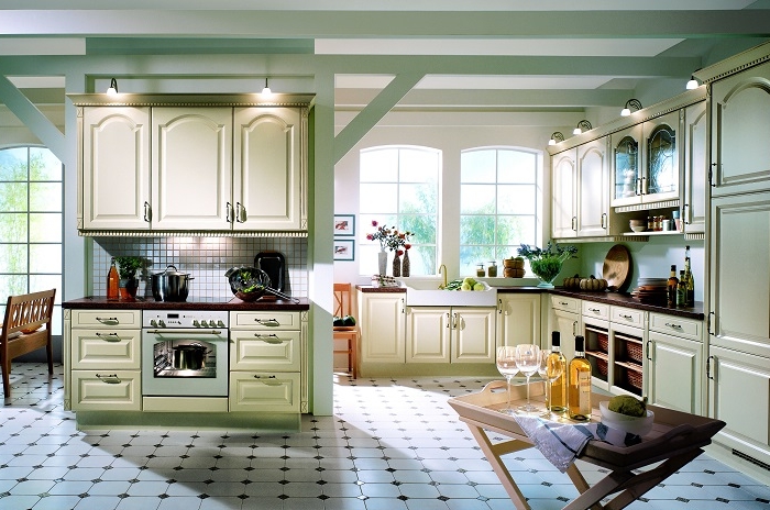 Cucine provenzali: 10 idee di arredamento elegante e romantico