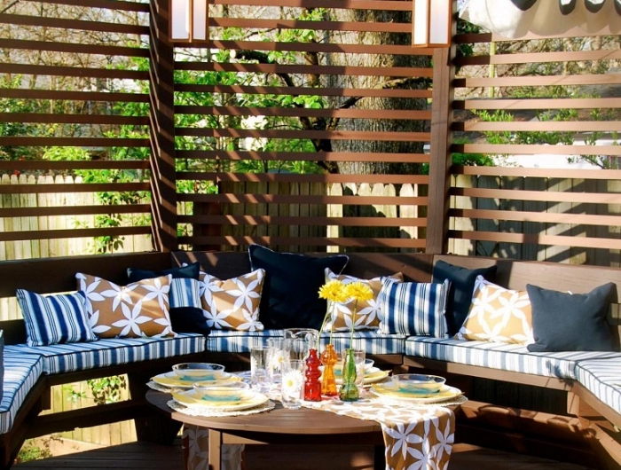 Decorare balcone: i colori dell’estate per un’oasi di benessere