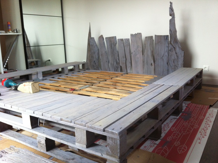Letto con bancali: ecco come dare forma a creazioni sorprendenti ... Creazioni con pallet
