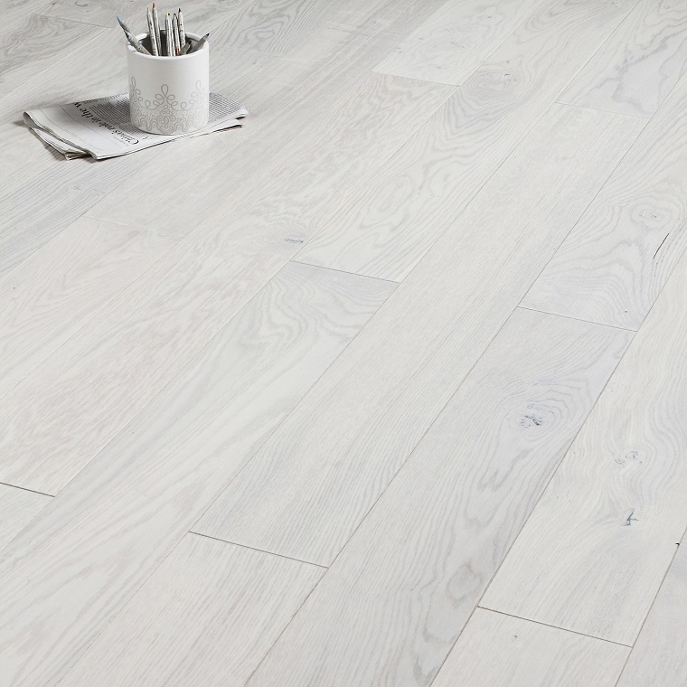Parquet bianco: la naturalezza della materia per ambienti carichi di ... Pavimento legno bianco