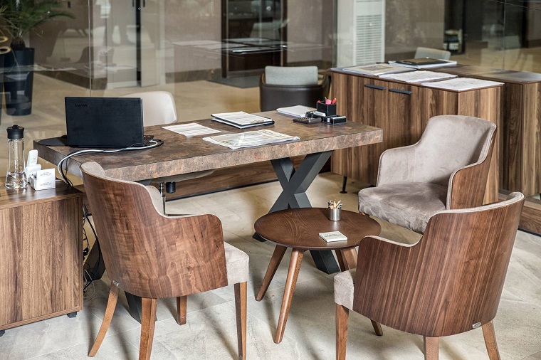 tavolo-legno-grezzo-idea-originale-ufficio