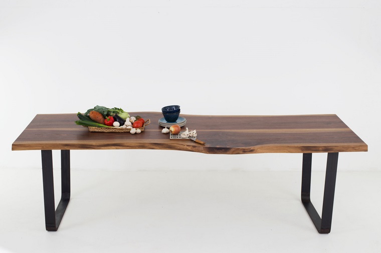 tavolo-di-legno-sostegno-metallo