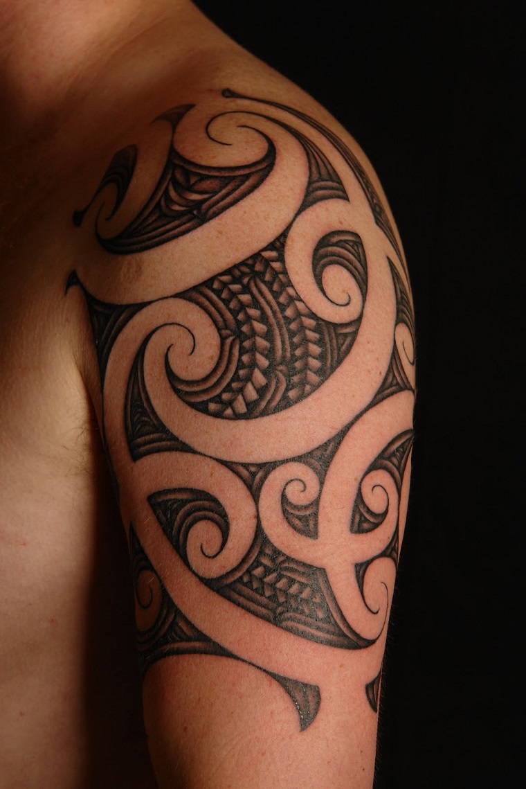 tatuaggi-maori-non-solo-disegni-ma-simboli-carichi-di-significato