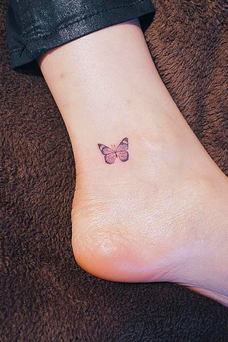 tatuaggi-piccoli-farfallina-caviglia-esterna