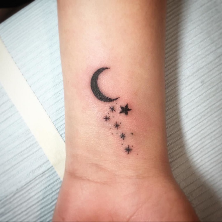 tatuaggi-piccoli-idea-luna-stelle