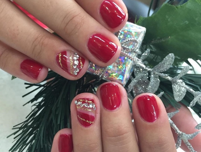 Unghie natalizie: cento idee per la manicure delle feste