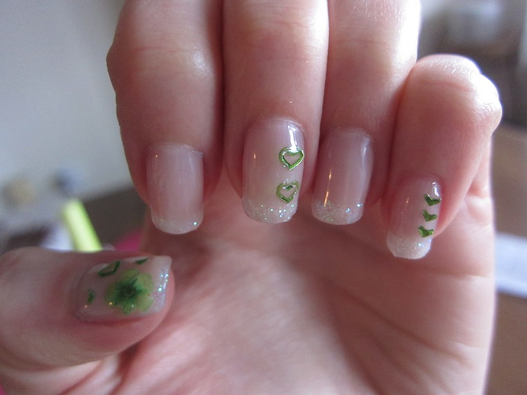 gel-nail-art-decorazioni-verdi