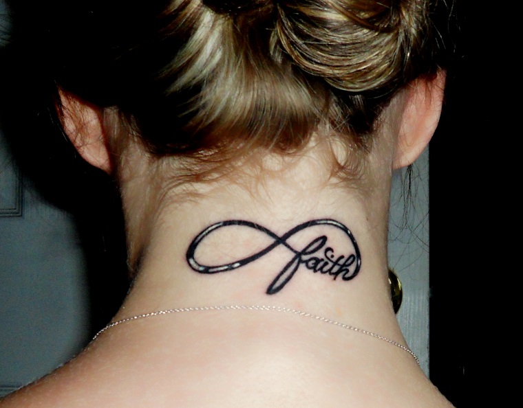 tatuaggi-infinito-dietro-collo