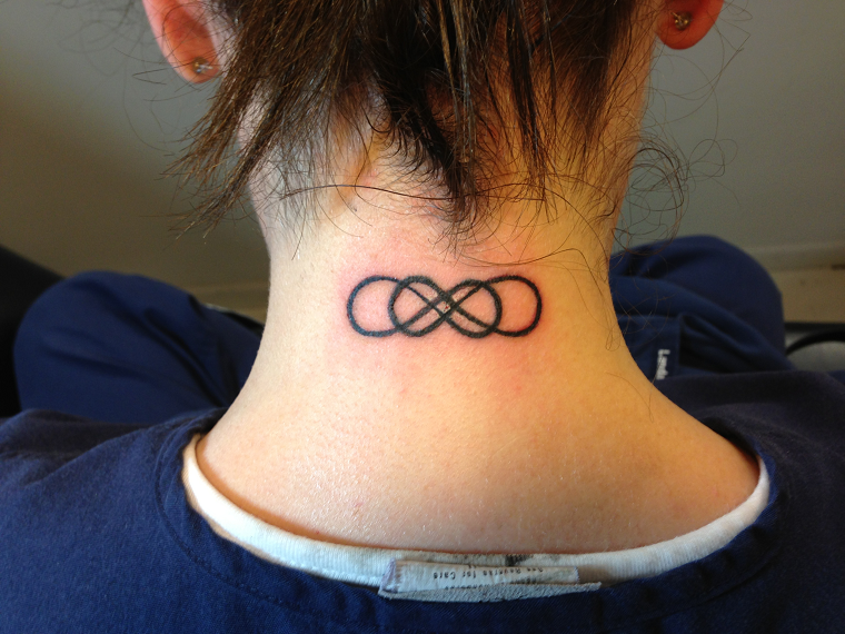 tatuaggi-infinito-idea-collo