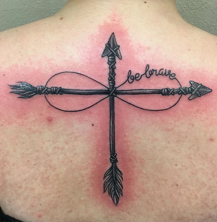 tatuaggi-infinito-idea-schiena-frecce
