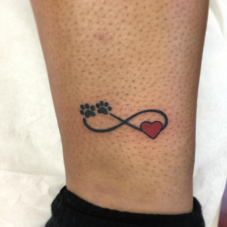 tatuaggio infinito-cuore-rosso-zampine