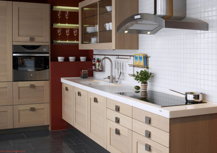 arredare-la-cucina-mobili-legno-ikea-elettrodomestici-design-moderno-mensole-vista