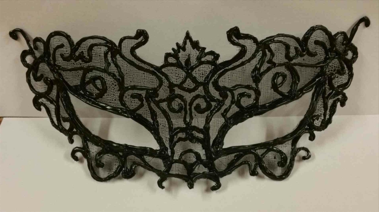 maschere-di-carnevale-pizzo-nero-decorazioni-idea-molto-elegante-sensuale