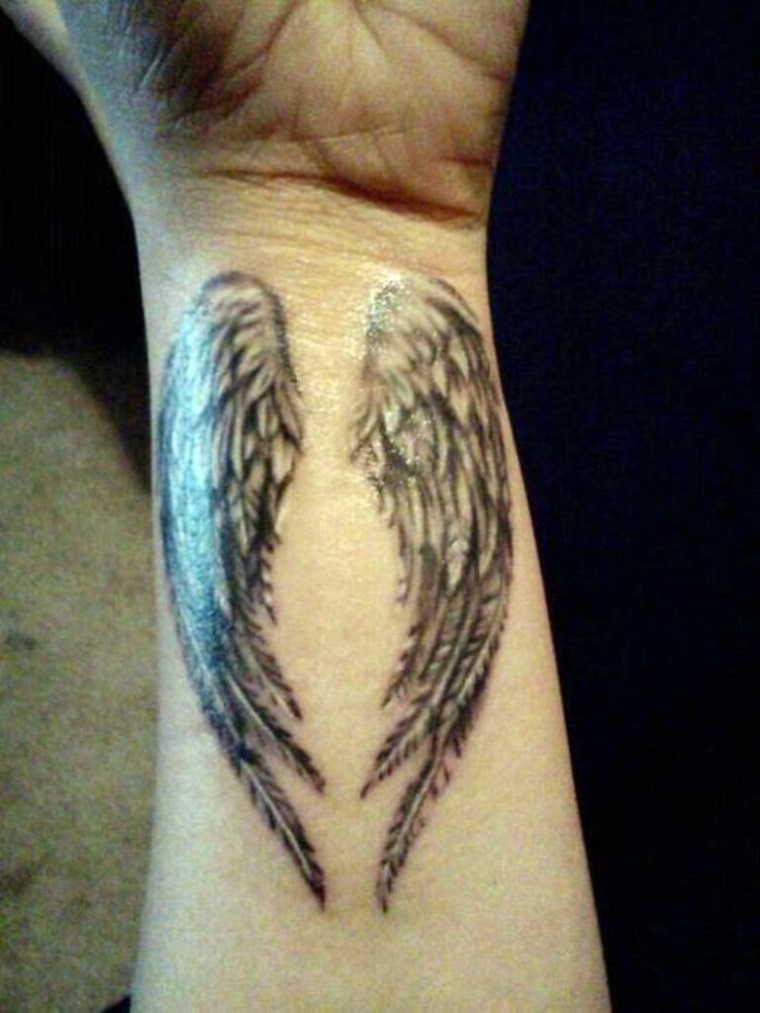 tatuaggi-sul-polso-ali-angelo